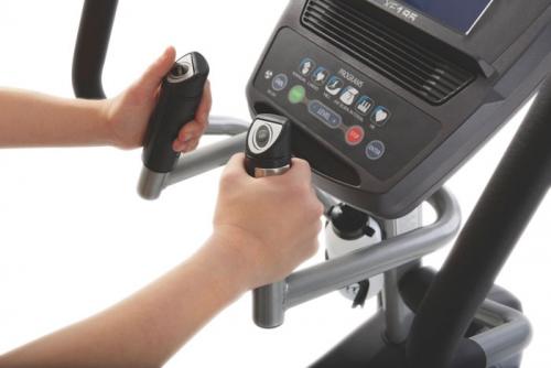 Elliptical Cross Trainer Spirit XE195 handles